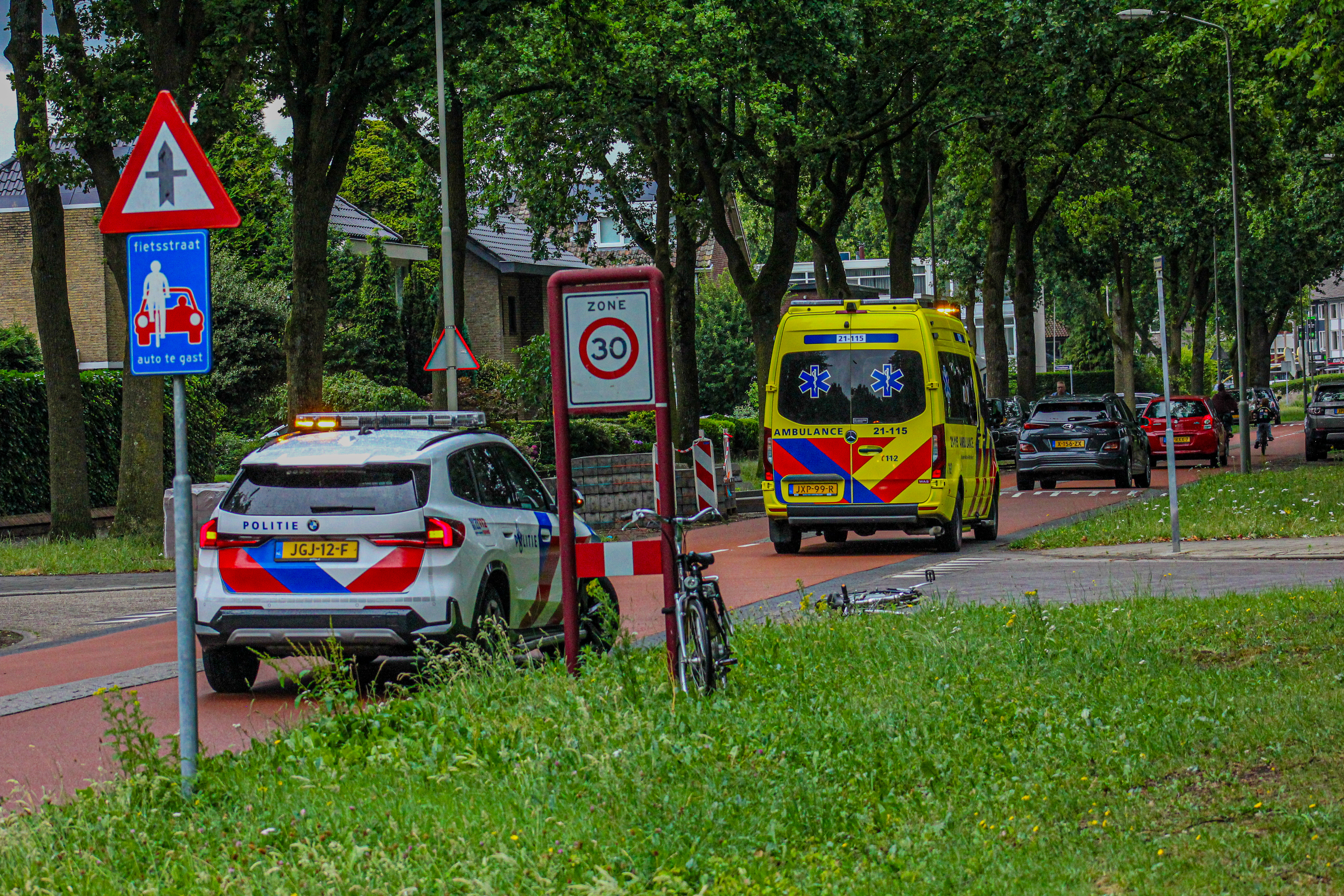 Ongeval Oss fietser raakt gewond na botsing tegen een auto