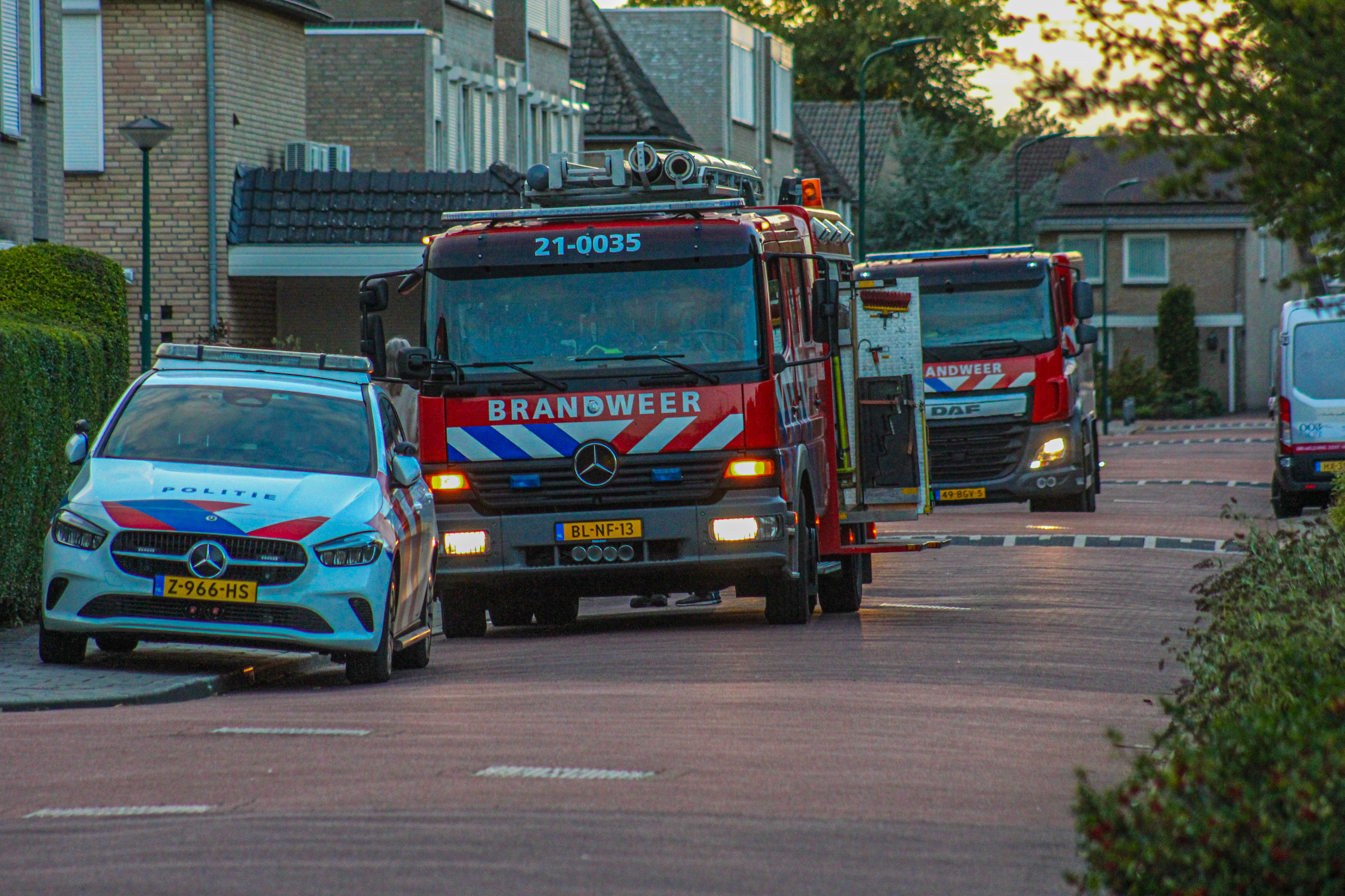 Buurtbewoners schieten te hulp bij brand in bijgebouw aan Bachlaan in Heesch